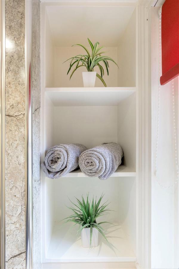 Stunning 1 Bed At Holyrood Palace & Arthurs Seat エディンバラ エクステリア 写真